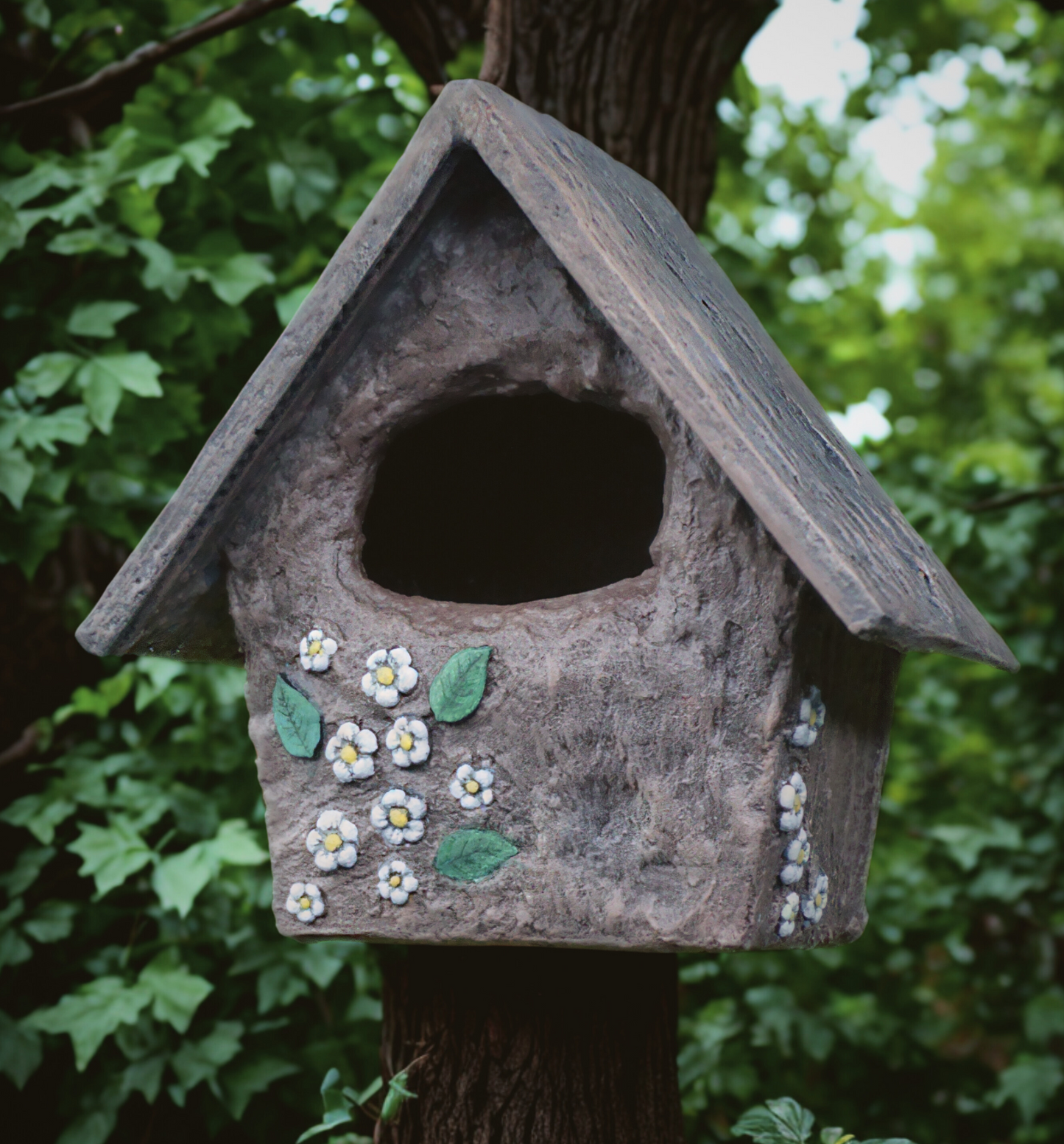 ECO SCULPTED ROBIN HOUSE