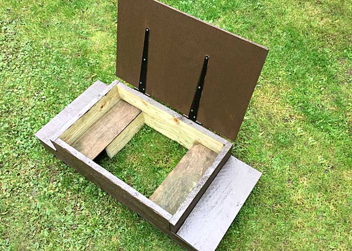 CAT PROOF HEDGEHOG FEEDING STATION