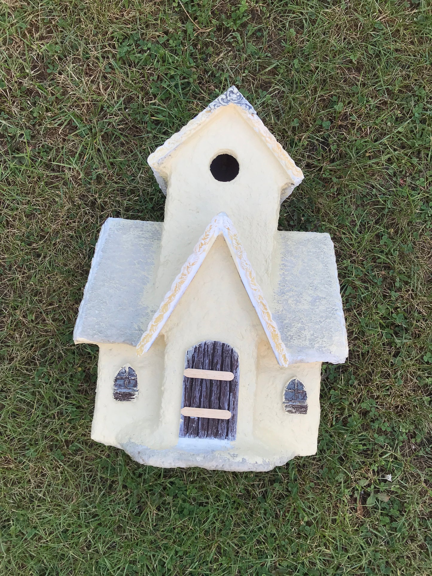 ECO SCULPTED BIRD MANSION