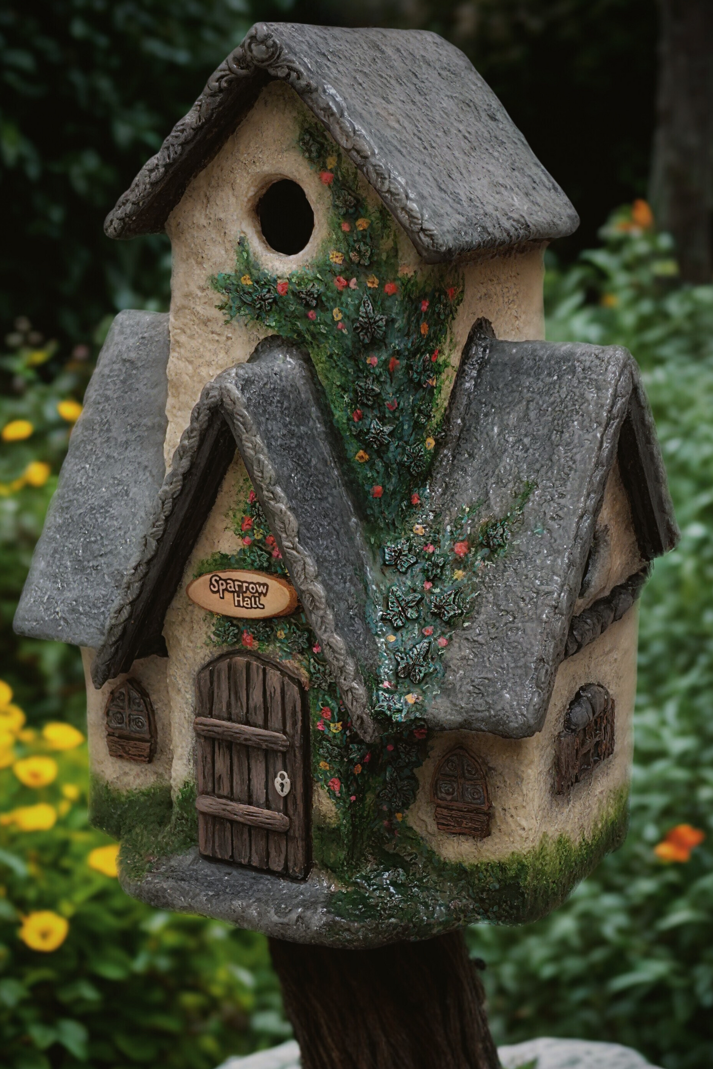 ECO SCULPTED BIRD MANSION