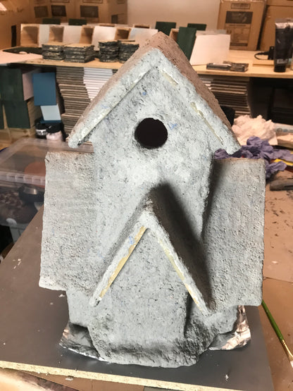 ECO SCULPTED BIRD MANSION