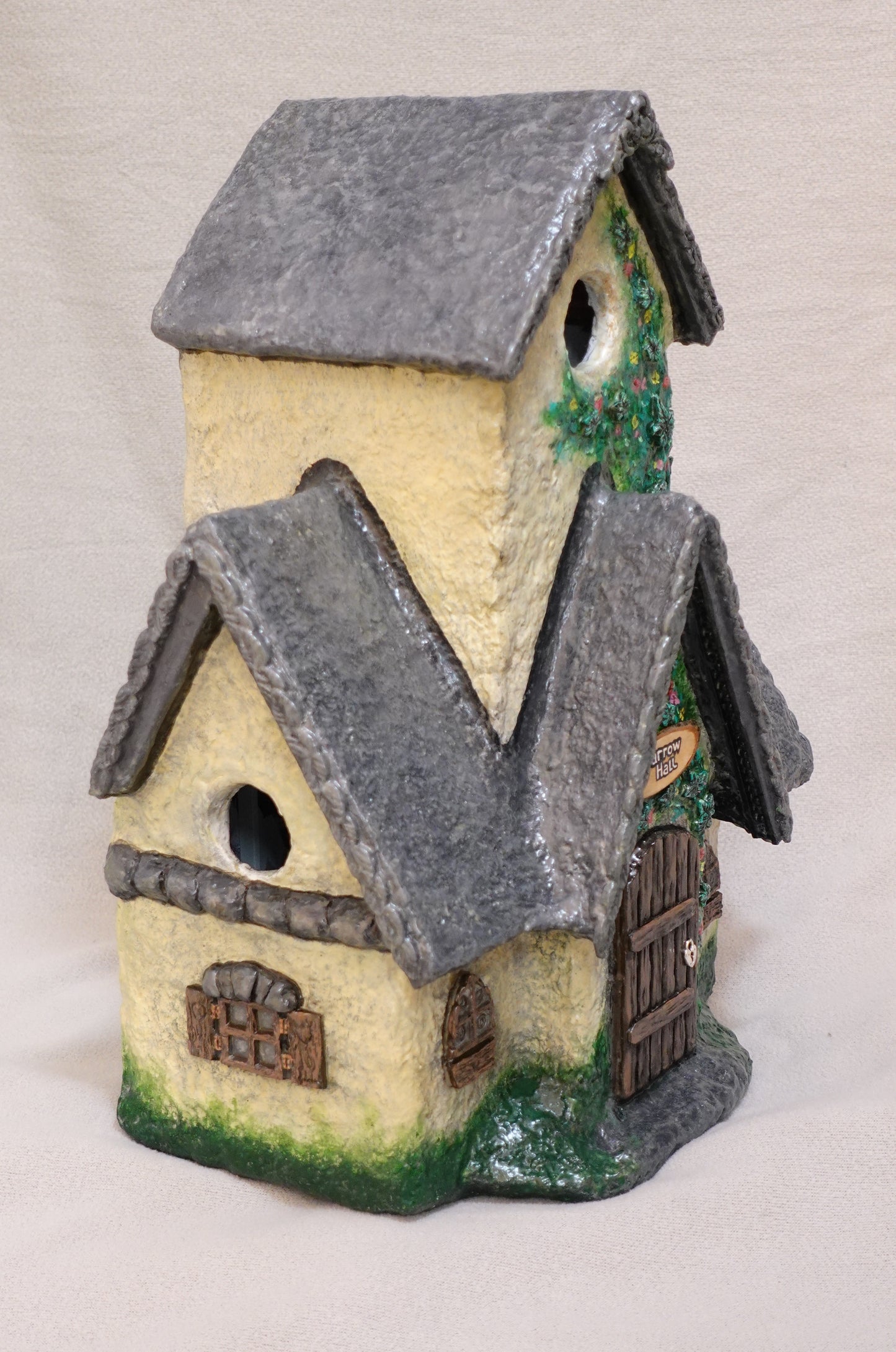 ECO SCULPTED BIRD MANSION