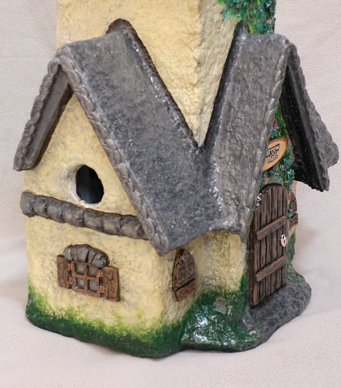 ECO SCULPTED BIRD MANSION