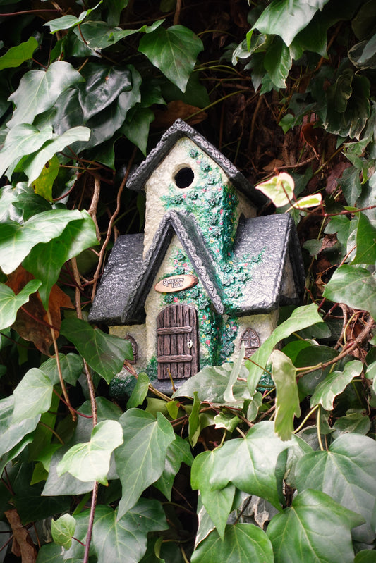 ECO SCULPTED BIRD MANSION